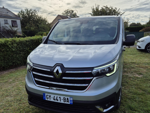 Trafic-gris-clair-devant