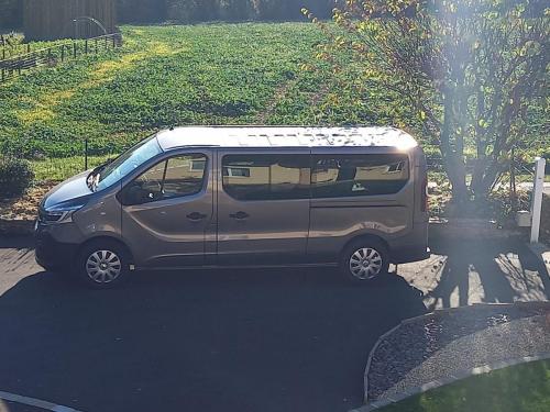 trafic-9-places-gris-fonce